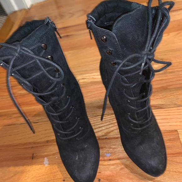 Shoes - Picture 2 of 4